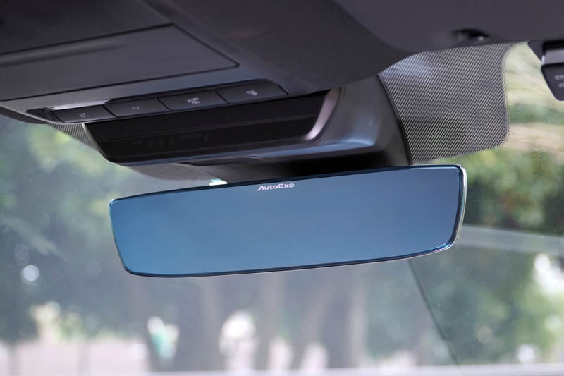 wide rear view mirror